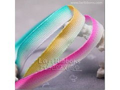 彩色纬纱 探索涤纶渐色带的工艺魅力与多元应用